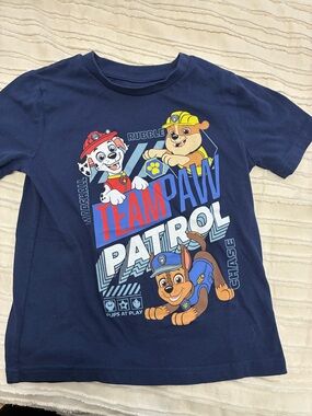 Kids size small paw patrol t shirt. Approx for 5-6 year olds. It’s a size 6 or S